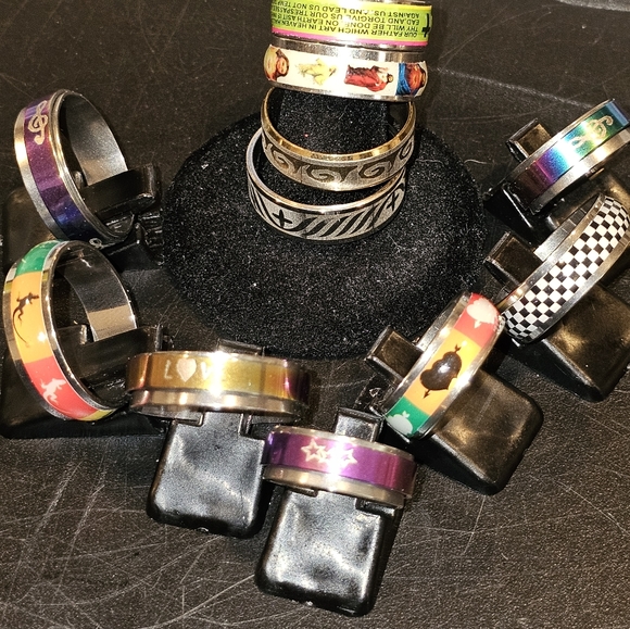 Rings Q - Picture 4 of 8